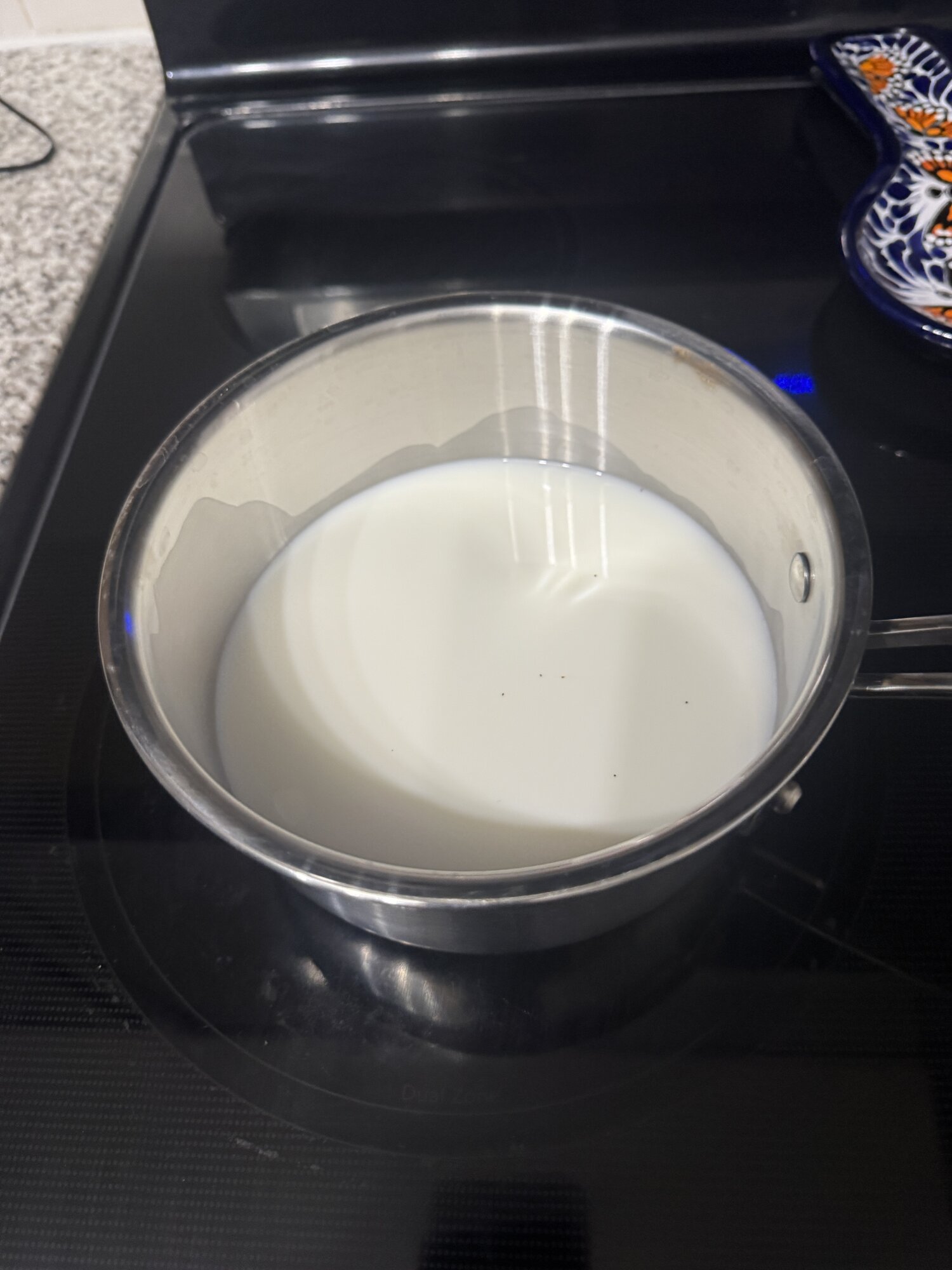 Milk preparation for the loaf.